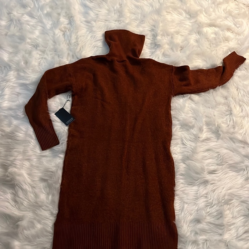 Sweater dress, bronze/copper colored.
